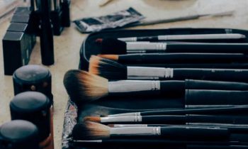 Easy Ways to Protect Makeup Brushes While Travelling!!!